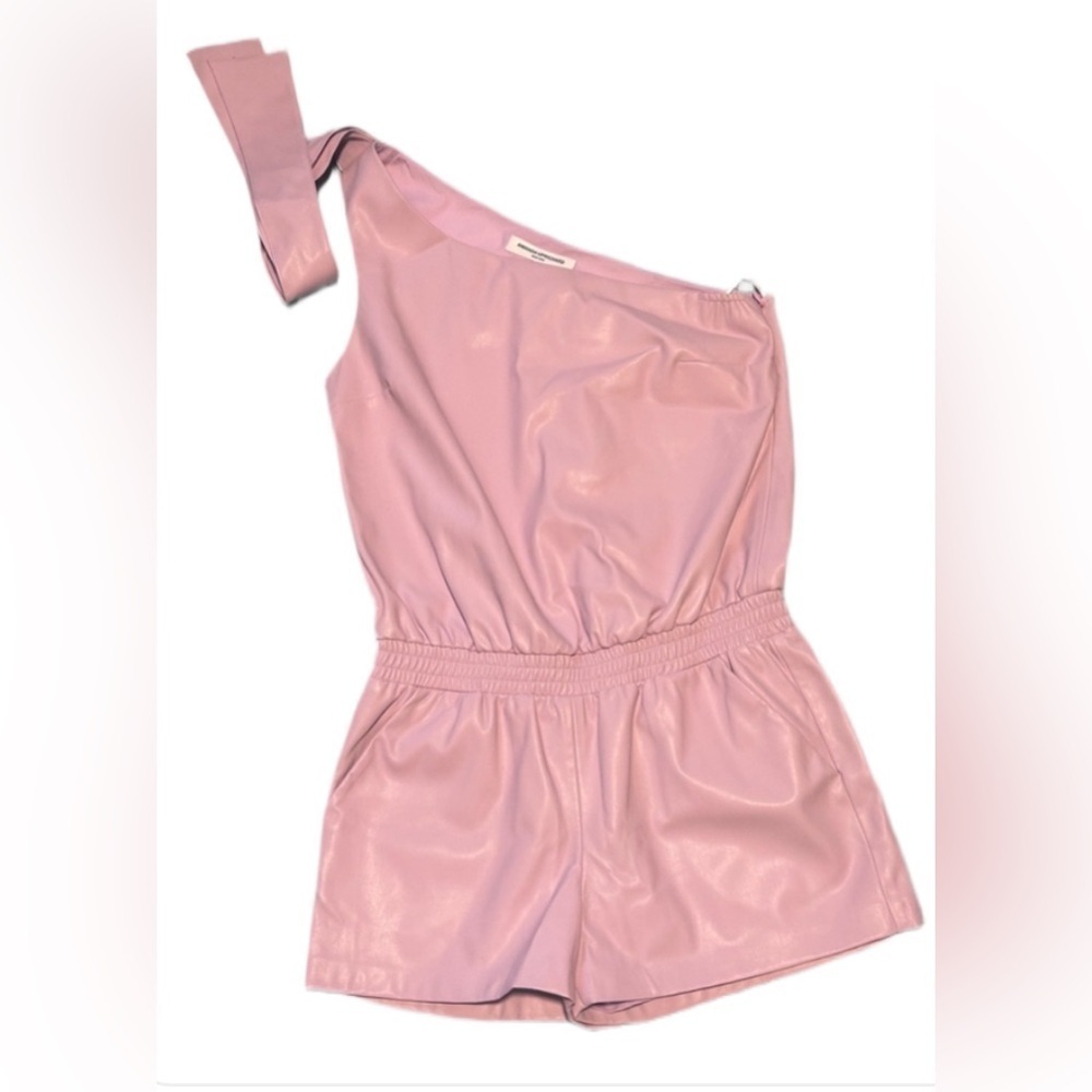 AMANDA UPRICHARD short romper. Size medium.